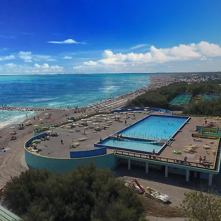 Happy Camp Mobile Homes In Camping Village Rosapineta Rosolina Mare